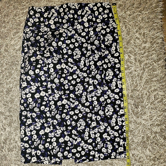 Express Pencil Skirt, Flower Print, Size 4 - Picture 5 of 6